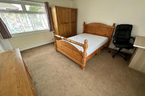 bedroom neww.jpg