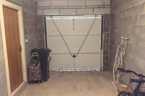 3JekyllClose_20201007_023_Garage.JPG