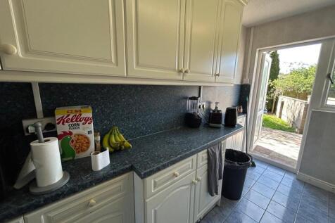 Kitchen 3.jpg