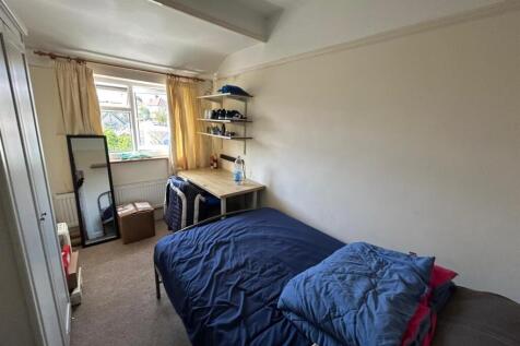 Bedroom 5.jpg