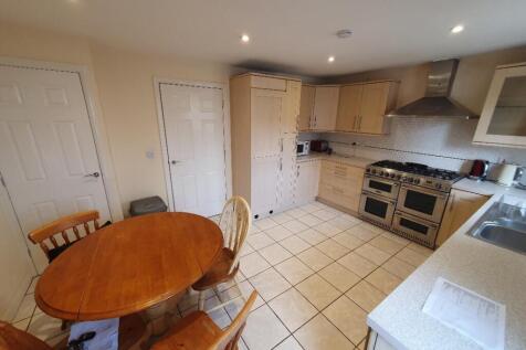 415 Kitchen.jpg