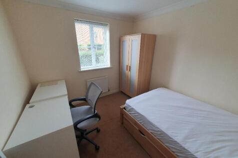 415 Bed 1.jpg