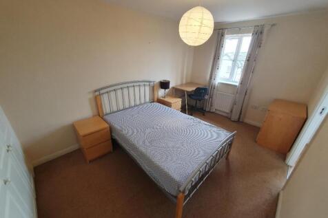 415 Bed 4.jpg