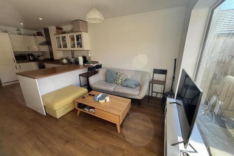 Living room kitchen.jpg