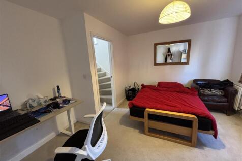 Bedroom 2.jpg