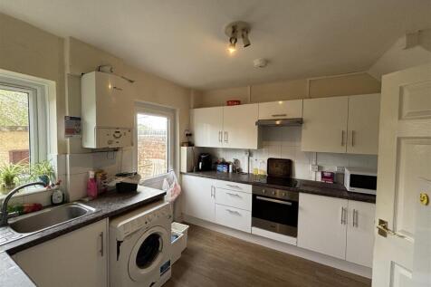 kitchen 2.jpg