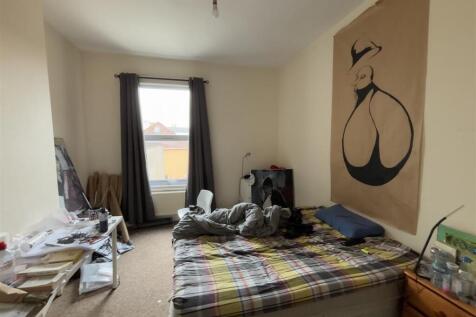 bedroom 3.jpg