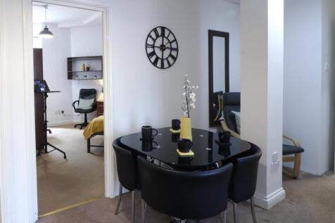Flat 3, Communal (2).jpg