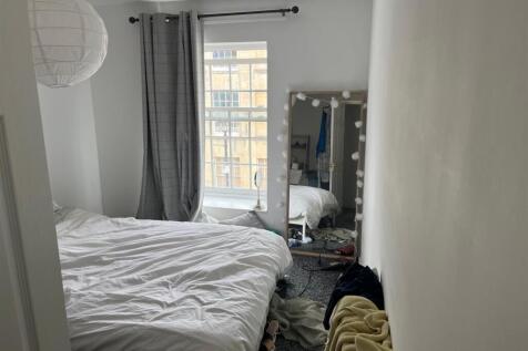 bedroom 1..jpg