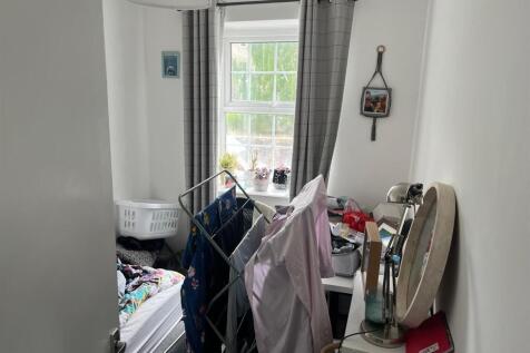 bed 2.jpg