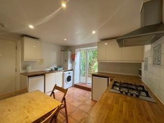 kitchen 2.jpg