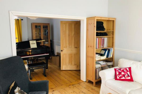 Living Room (2).png