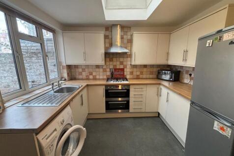 kitchen 2.jpg