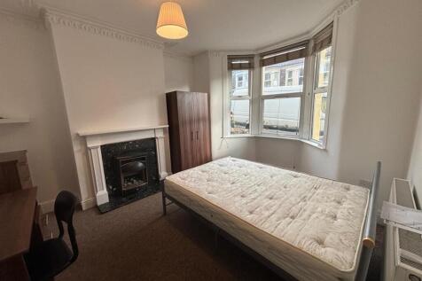 bedroom 3.jpg