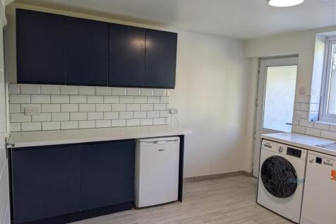 Kitchen 1.jpg