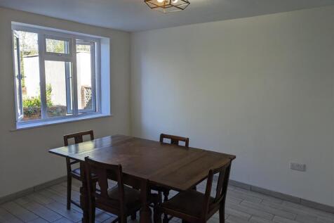 Dining Area.jpg
