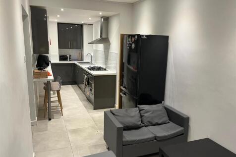 lounge to kitchen.jpg