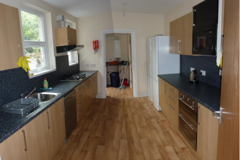 4 Kitchen.png