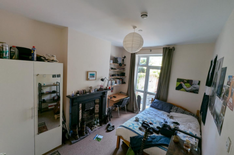 5 Bedroom 1.png