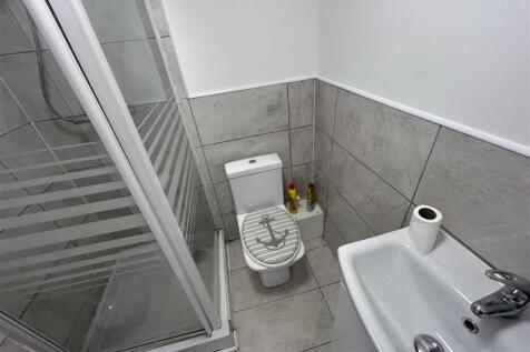 bathroom (2).jpg