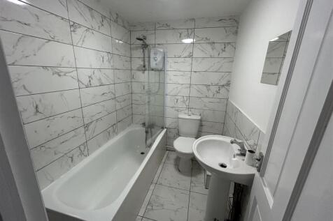 bathroom (3).jpg
