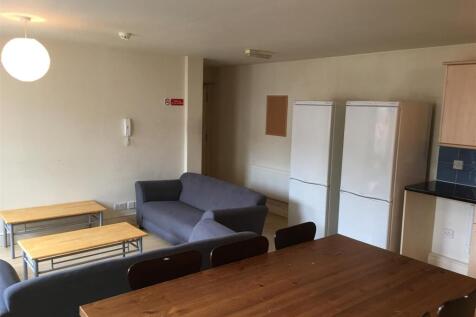 FFF 105B HAMPTON LIVING ROOM 2.JPG