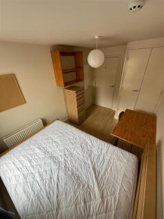 PHOTO 3 BEDROOM 1.jpg