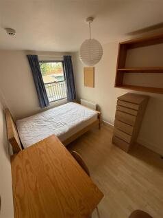 PHOTO 4 BEDROOM 1.jpg