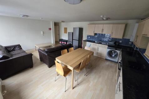 PHOTO 2 OPEN PLAN KITCHEN DINER LIVING ROOM.jpg