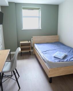 bedroom b.jpg