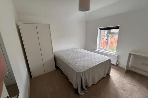 Bed3.jpg