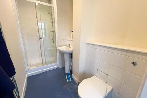 En-suite 3.jpg