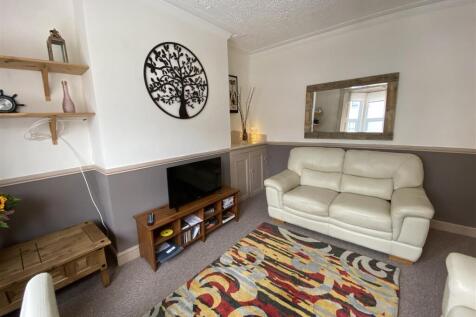 01_LivingRm_1052.JPG