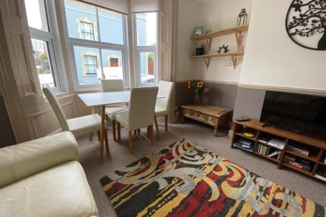02_LivingRm_1051.JPG