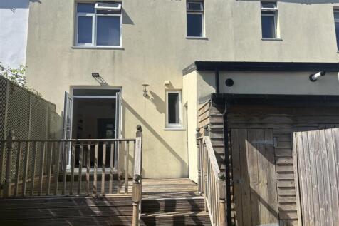 51M 8 - Rear Deck Shed 2.jpg
