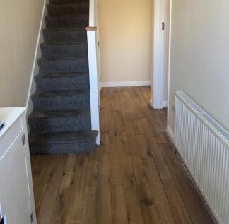 51M 1 - Entrance hallway 2.jpg