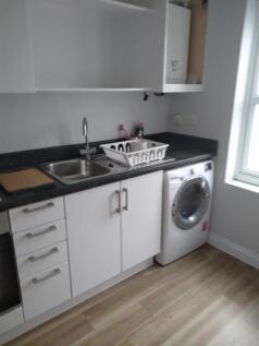 17 Kitchen.jpg
