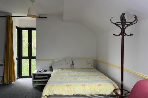 Bedroom 2.jpg