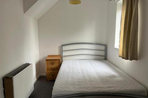 Bedroom 4.jpg