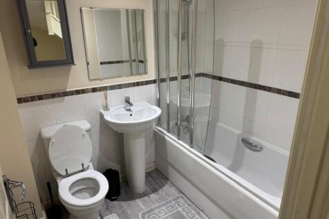 173 Mainbath Room.jpg