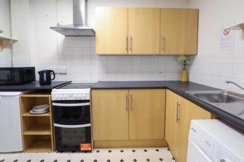 Flat 3, Kitchen (2).jpg