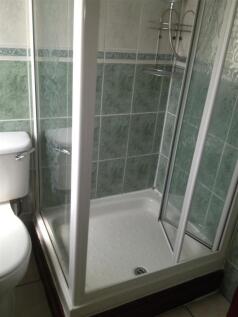 Ensuite shower rm.JPG
