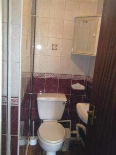 Shared shower room.JPG