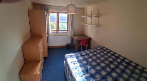 2JBL Bedroom ..5.jpg