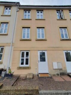 17 Back of House.jpg