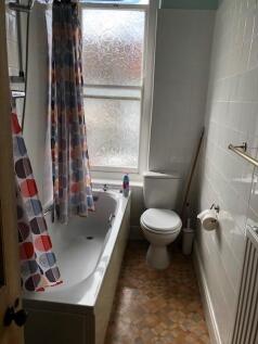 30 dongola bathroom.jpg