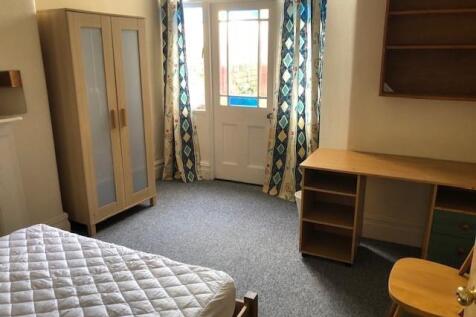 30 Dongola bedroom.jpeg