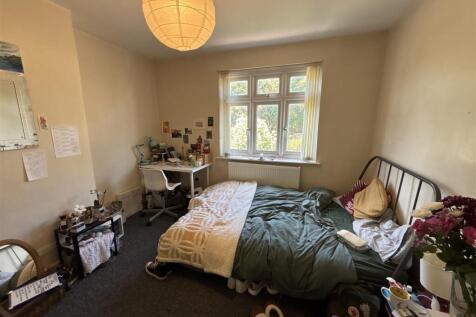 bedroom 5.jpg