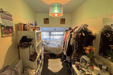 bedroom 4.jpg