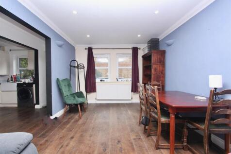 Pegasus Close, N16